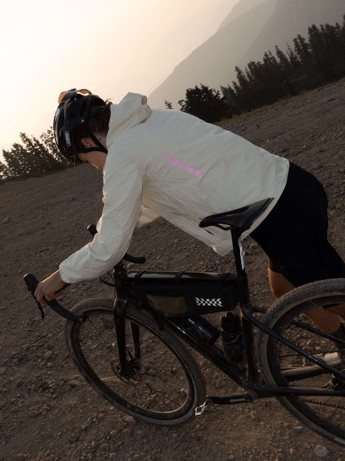 Women's Alt_Road™ Lightweight Anorak